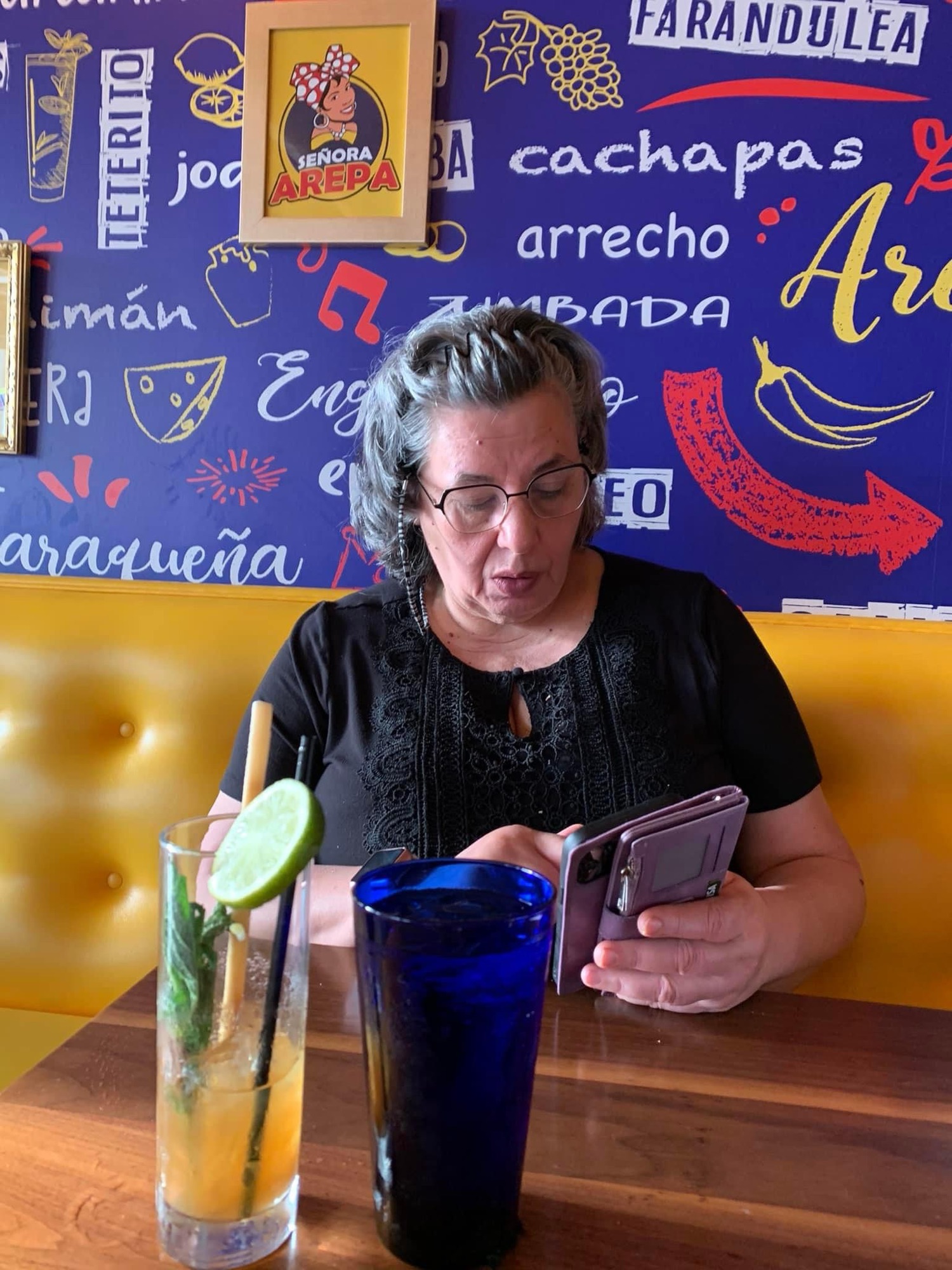 📲Mi teléfono no es un vicio, es lo que me sostiene cuando la ansiedad me ataca.